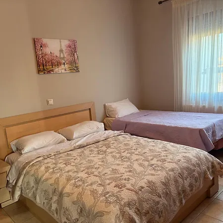 Soula's Sunshine Big Apartment *